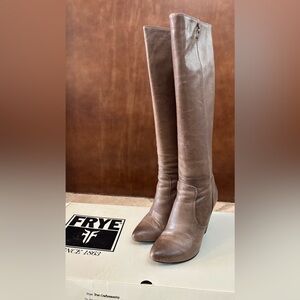 Frye Regina Women's Grey Leather Boots Size 5.5 M
